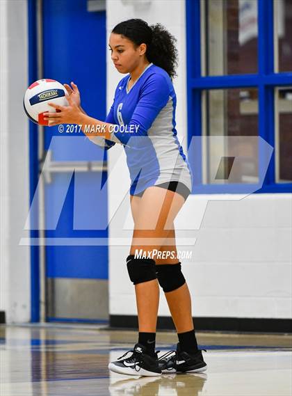 Thumbnail 2 in Connally @ Robinson photogallery.