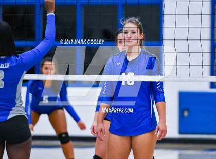 Thumbnail 2 in Connally @ Robinson photogallery.