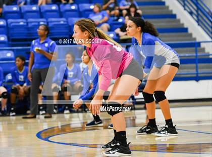 Thumbnail 1 in Connally @ Robinson photogallery.