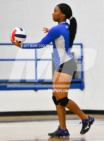 Thumbnail 2 in Connally @ Robinson photogallery.