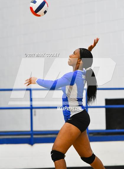 Thumbnail 2 in Connally @ Robinson photogallery.