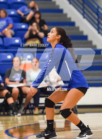 Thumbnail 2 in Connally @ Robinson photogallery.