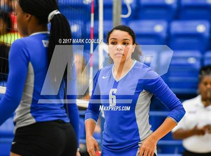 Thumbnail 1 in Connally @ Robinson photogallery.