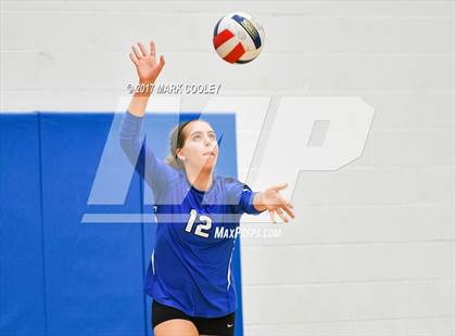 Thumbnail 2 in Connally @ Robinson photogallery.