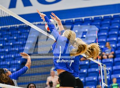 Thumbnail 1 in Connally @ Robinson photogallery.