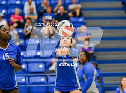 Thumbnail 3 in Connally @ Robinson photogallery.