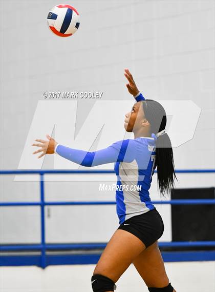 Thumbnail 1 in Connally @ Robinson photogallery.
