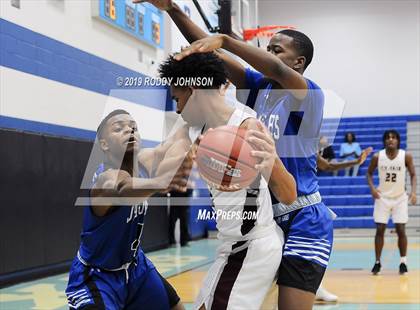 Thumbnail 2 in Cy-Fair vs. Mansfield Summit (McDonald's Texas Invitational) photogallery.