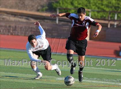 Thumbnail 2 in Paramount vs. Torrey Pines (CIF SoCal Regional D1 Playoffs) photogallery.