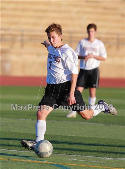 Thumbnail 3 in Paramount vs. Torrey Pines (CIF SoCal Regional D1 Playoffs) photogallery.