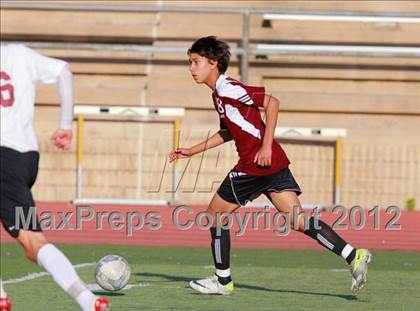 Thumbnail 2 in Paramount vs. Torrey Pines (CIF SoCal Regional D1 Playoffs) photogallery.