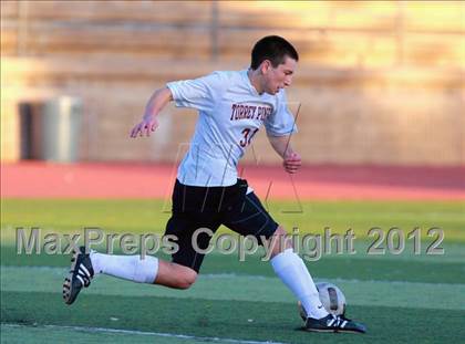 Thumbnail 2 in Paramount vs. Torrey Pines (CIF SoCal Regional D1 Playoffs) photogallery.