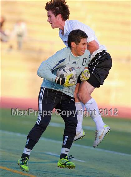 Thumbnail 1 in Paramount vs. Torrey Pines (CIF SoCal Regional D1 Playoffs) photogallery.