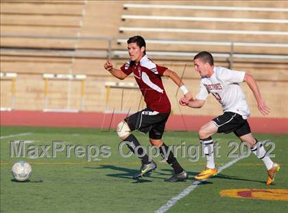 Thumbnail 3 in Paramount vs. Torrey Pines (CIF SoCal Regional D1 Playoffs) photogallery.