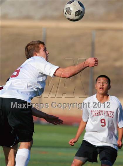Thumbnail 3 in Paramount vs. Torrey Pines (CIF SoCal Regional D1 Playoffs) photogallery.