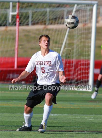 Thumbnail 2 in Paramount vs. Torrey Pines (CIF SoCal Regional D1 Playoffs) photogallery.