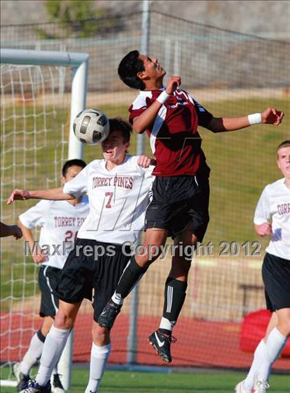 Thumbnail 3 in Paramount vs. Torrey Pines (CIF SoCal Regional D1 Playoffs) photogallery.