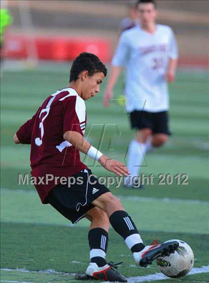 Thumbnail 2 in Paramount vs. Torrey Pines (CIF SoCal Regional D1 Playoffs) photogallery.