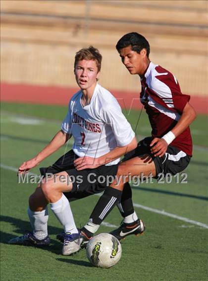 Thumbnail 1 in Paramount vs. Torrey Pines (CIF SoCal Regional D1 Playoffs) photogallery.