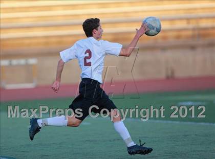 Thumbnail 2 in Paramount vs. Torrey Pines (CIF SoCal Regional D1 Playoffs) photogallery.