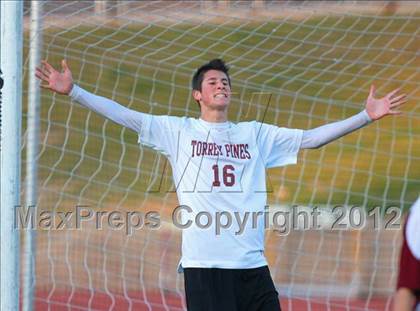 Thumbnail 3 in Paramount vs. Torrey Pines (CIF SoCal Regional D1 Playoffs) photogallery.