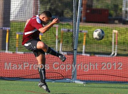 Thumbnail 2 in Paramount vs. Torrey Pines (CIF SoCal Regional D1 Playoffs) photogallery.
