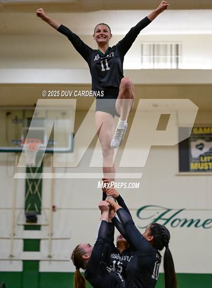 Thumbnail 2 in Argonaut vs El Dorado (STUNT) photogallery.