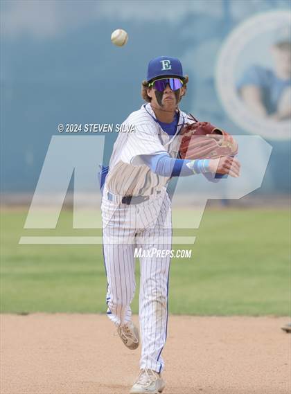 Thumbnail 2 in Grossmont @ Eastlake photogallery.