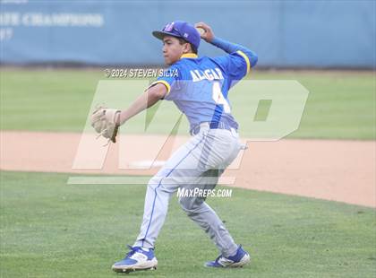Thumbnail 1 in Grossmont @ Eastlake photogallery.
