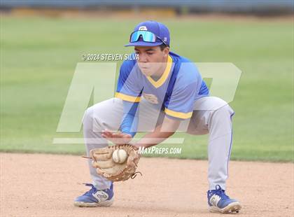 Thumbnail 3 in Grossmont @ Eastlake photogallery.