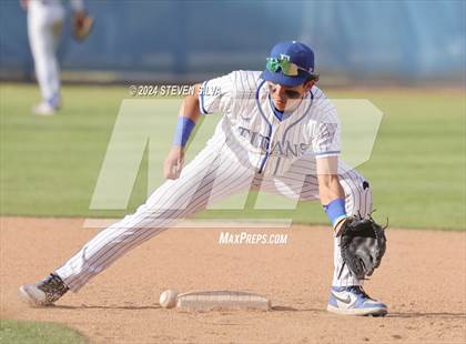 Thumbnail 1 in Grossmont @ Eastlake photogallery.