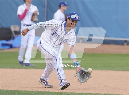 Thumbnail 3 in Grossmont @ Eastlake photogallery.
