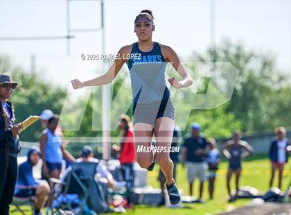 Thumbnail 2 in UIL 6A Track & Field Area 21&22 (Triple Jump) photogallery.