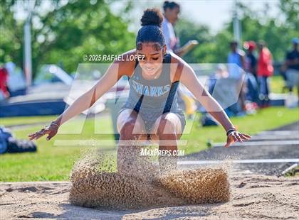 Thumbnail 1 in UIL 6A Track & Field Area 21&22 (Triple Jump) photogallery.