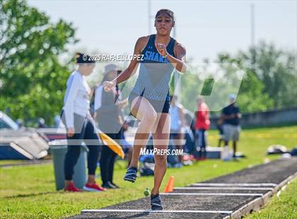 Thumbnail 3 in UIL 6A Track & Field Area 21&22 (Triple Jump) photogallery.