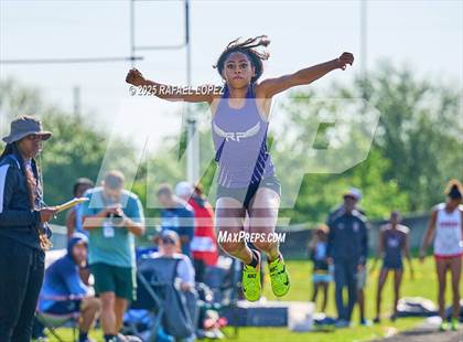Thumbnail 1 in UIL 6A Track & Field Area 21&22 (Triple Jump) photogallery.