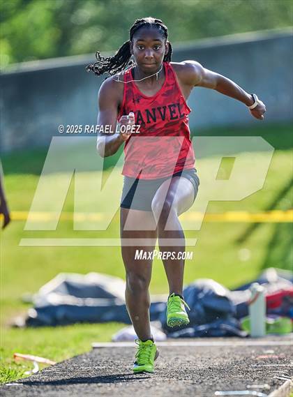 Thumbnail 1 in UIL 6A Track & Field Area 21&22 (Triple Jump) photogallery.