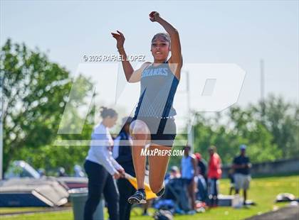 Thumbnail 1 in UIL 6A Track & Field Area 21&22 (Triple Jump) photogallery.