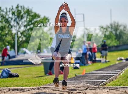 Thumbnail 3 in UIL 6A Track & Field Area 21&22 (Triple Jump) photogallery.