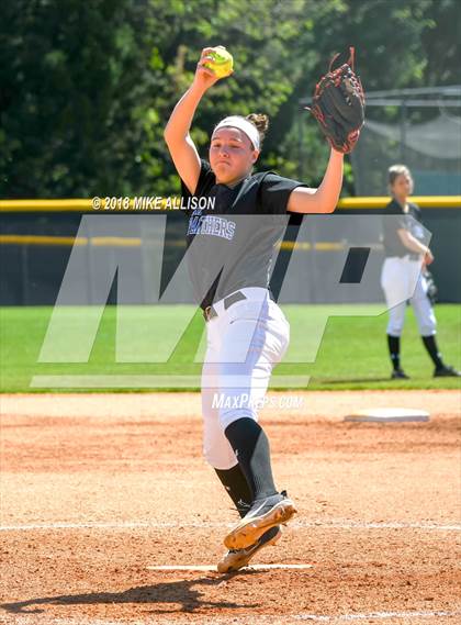 Thumbnail 2 in Whitwell vs Sale Creek photogallery.