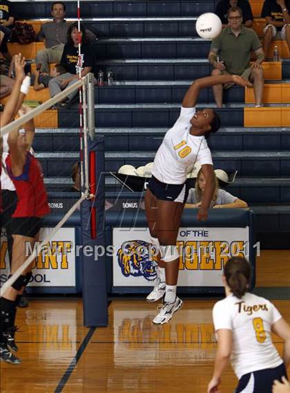 Thumbnail 3 in Midway @ Stony Point photogallery.