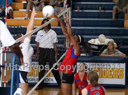 Thumbnail 2 in Midway @ Stony Point photogallery.