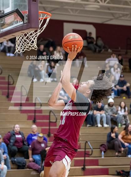Thumbnail 3 in Ambridge vs. Rochester photogallery.