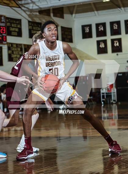 Thumbnail 3 in Scarsdale vs Mount Vernon photogallery.