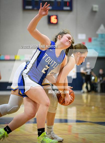 Thumbnail 3 in Toutle Lake vs Adna (WIAA 2B District Playoff) photogallery.