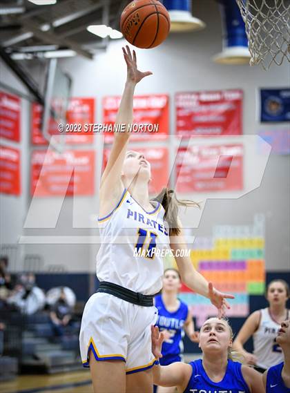 Thumbnail 2 in Toutle Lake vs Adna (WIAA 2B District Playoff) photogallery.