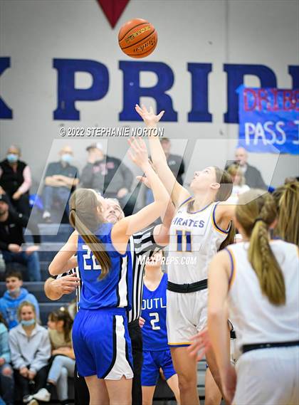 Thumbnail 1 in Toutle Lake vs Adna (WIAA 2B District Playoff) photogallery.