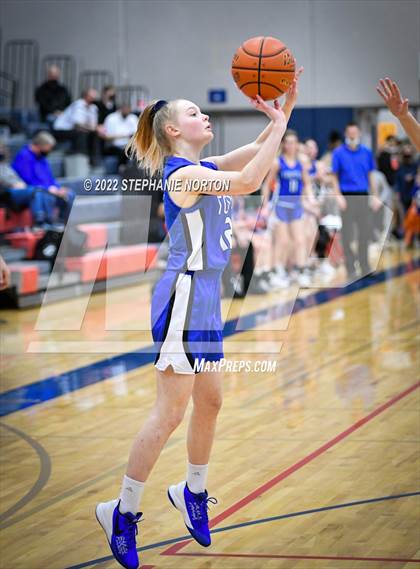 Thumbnail 1 in Toutle Lake vs Adna (WIAA 2B District Playoff) photogallery.