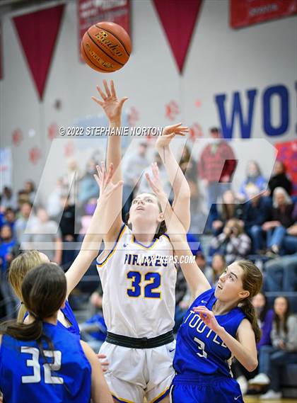 Thumbnail 3 in Toutle Lake vs Adna (WIAA 2B District Playoff) photogallery.