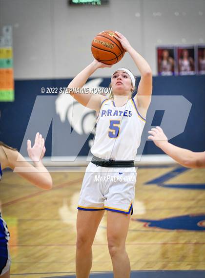 Thumbnail 3 in Toutle Lake vs Adna (WIAA 2B District Playoff) photogallery.
